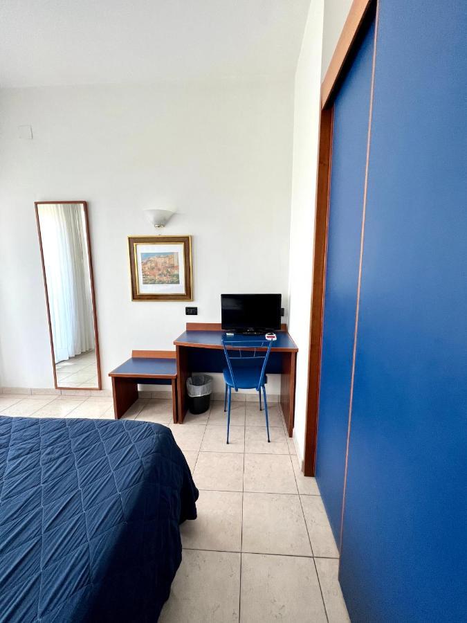 Hotel B&B Montecarlo Milano Marittima Esterno foto