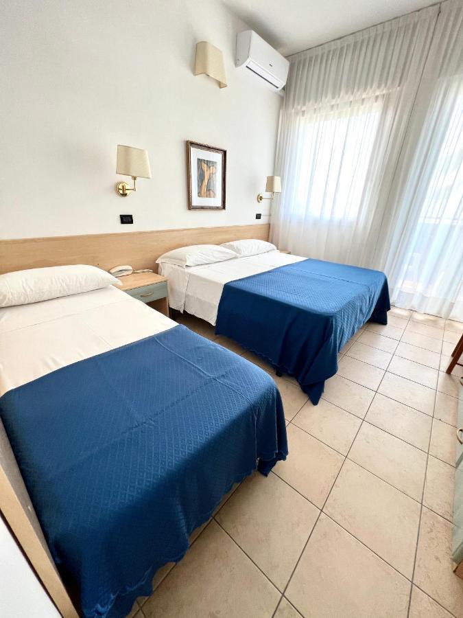 Hotel B&B Montecarlo Milano Marittima Esterno foto