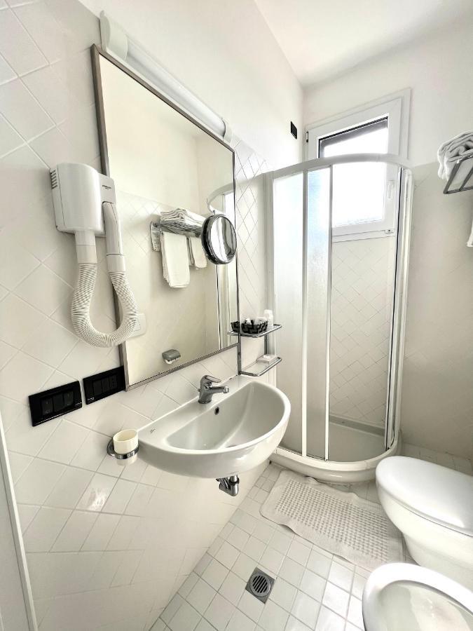 Hotel B&B Montecarlo Milano Marittima Esterno foto