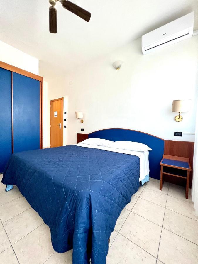 Hotel B&B Montecarlo Milano Marittima Esterno foto