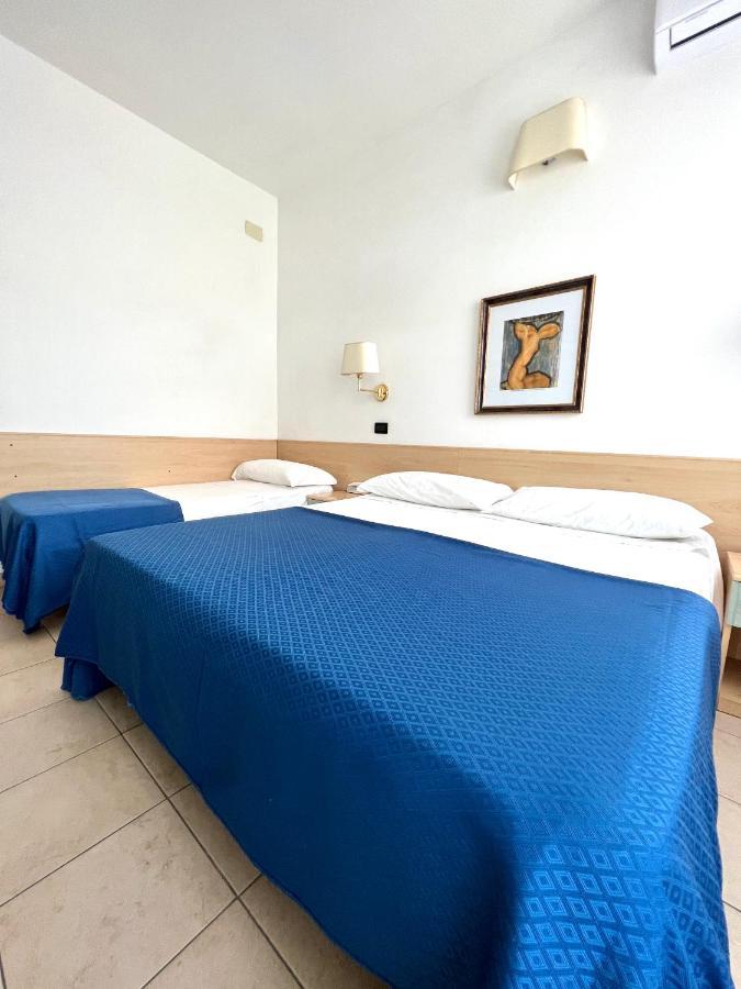 Hotel B&B Montecarlo Milano Marittima Esterno foto