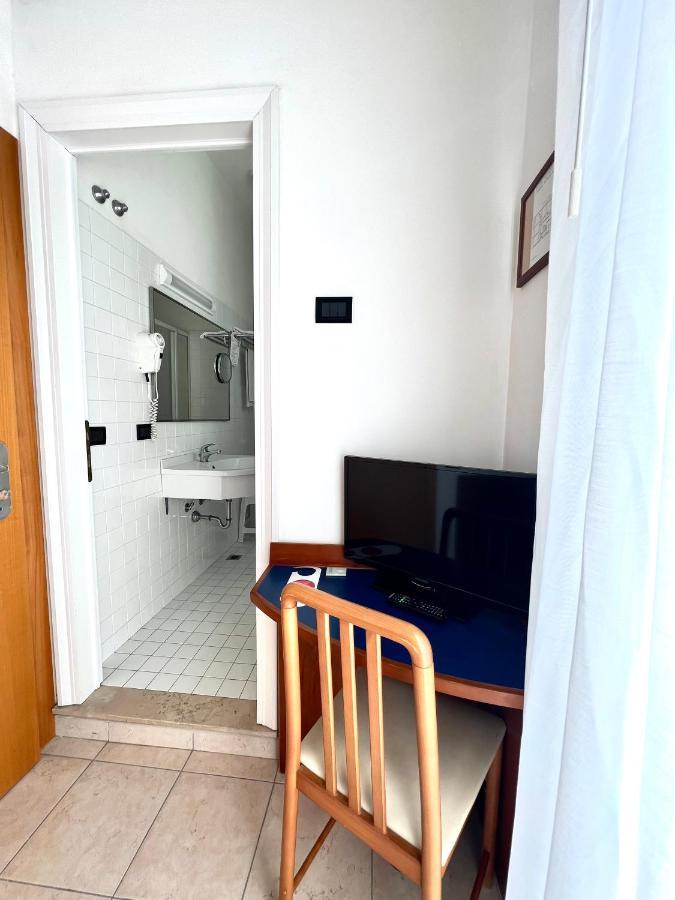 Hotel B&B Montecarlo Milano Marittima Esterno foto