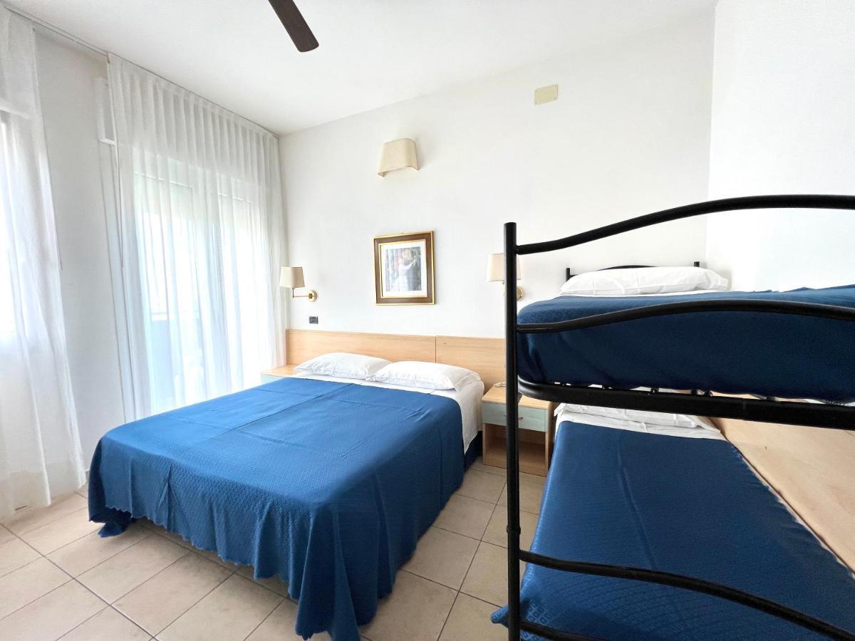 Hotel B&B Montecarlo Milano Marittima Esterno foto