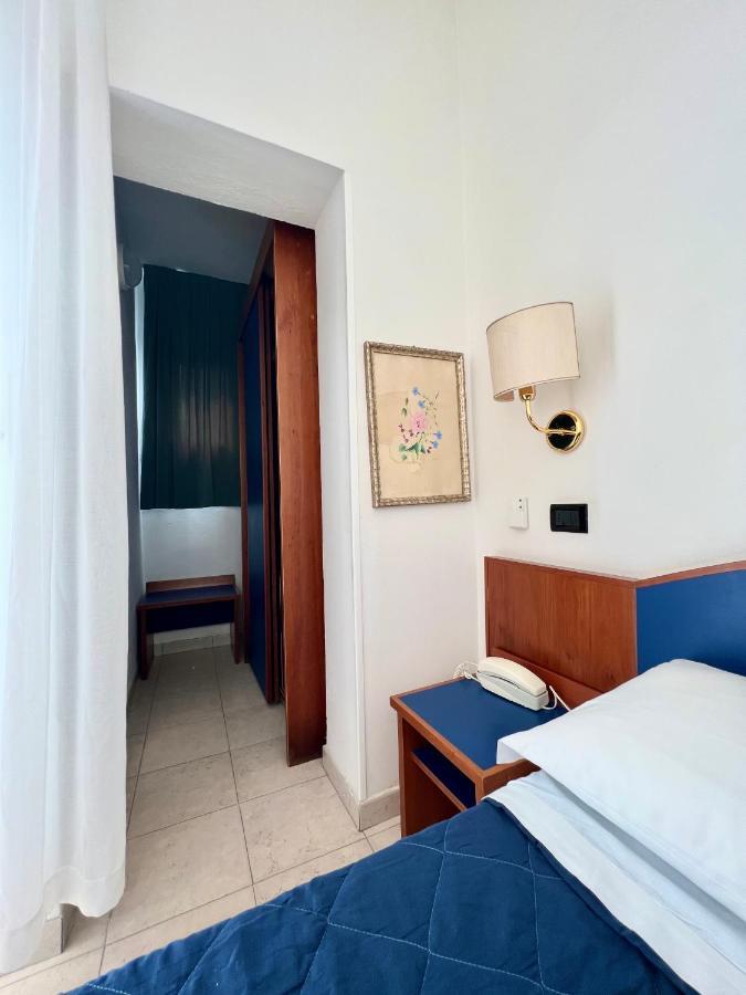 Hotel B&B Montecarlo Milano Marittima Esterno foto