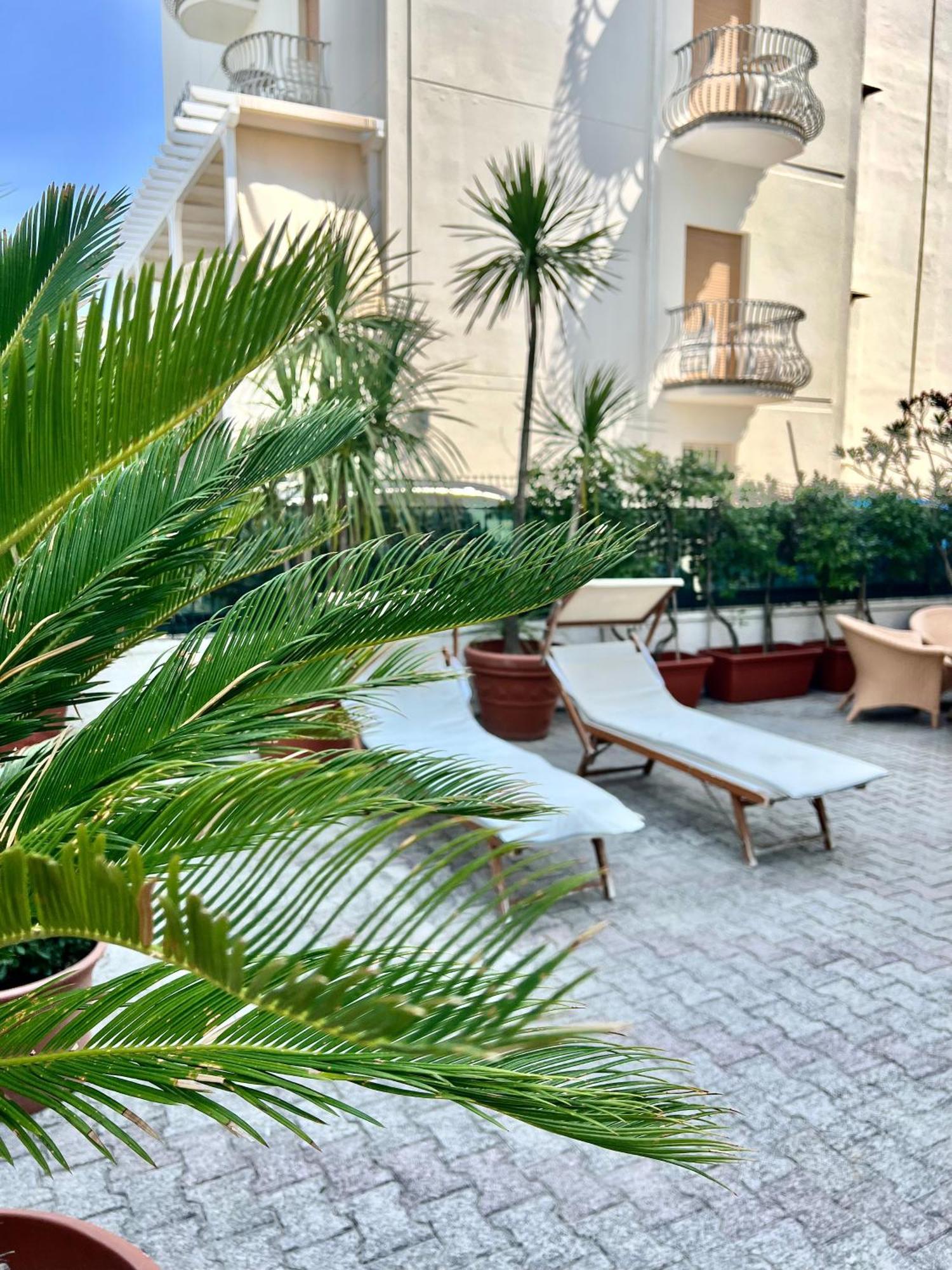 Hotel B&B Montecarlo Milano Marittima Esterno foto