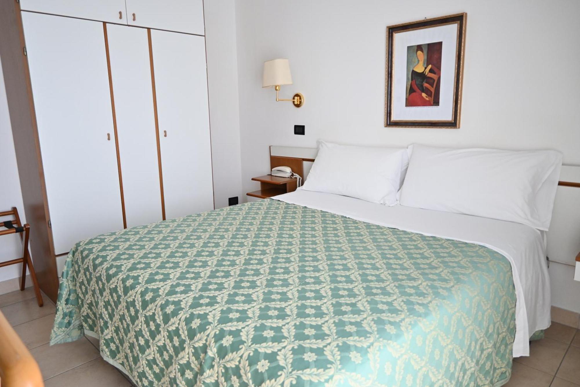 Hotel B&B Montecarlo Milano Marittima Camera foto