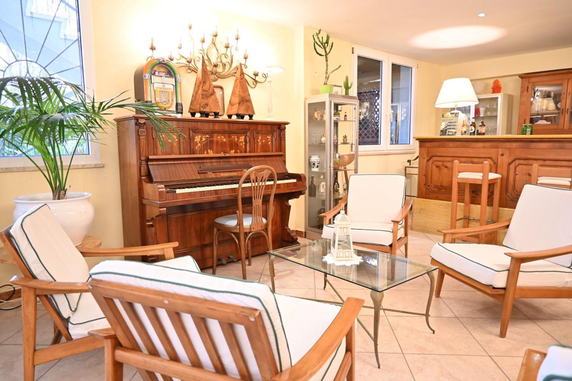 Hotel B&B Montecarlo Milano Marittima Esterno foto