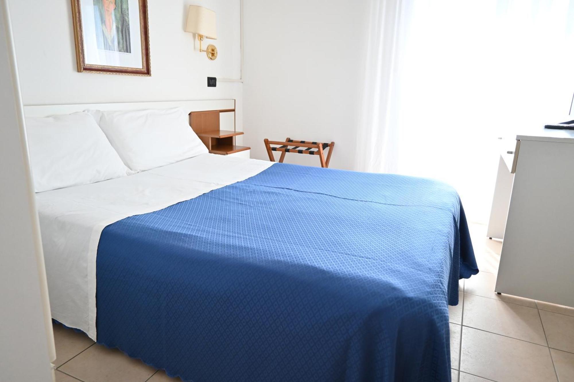 Hotel B&B Montecarlo Milano Marittima Camera foto