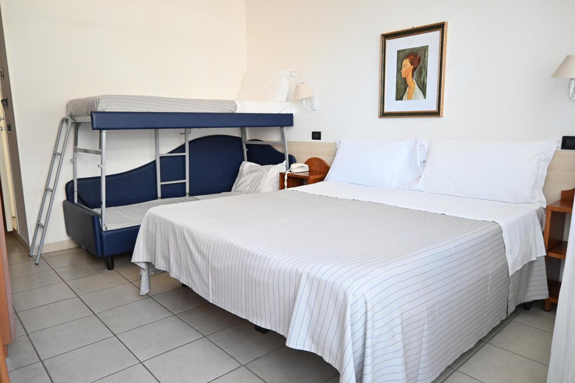 Hotel B&B Montecarlo Milano Marittima Camera foto