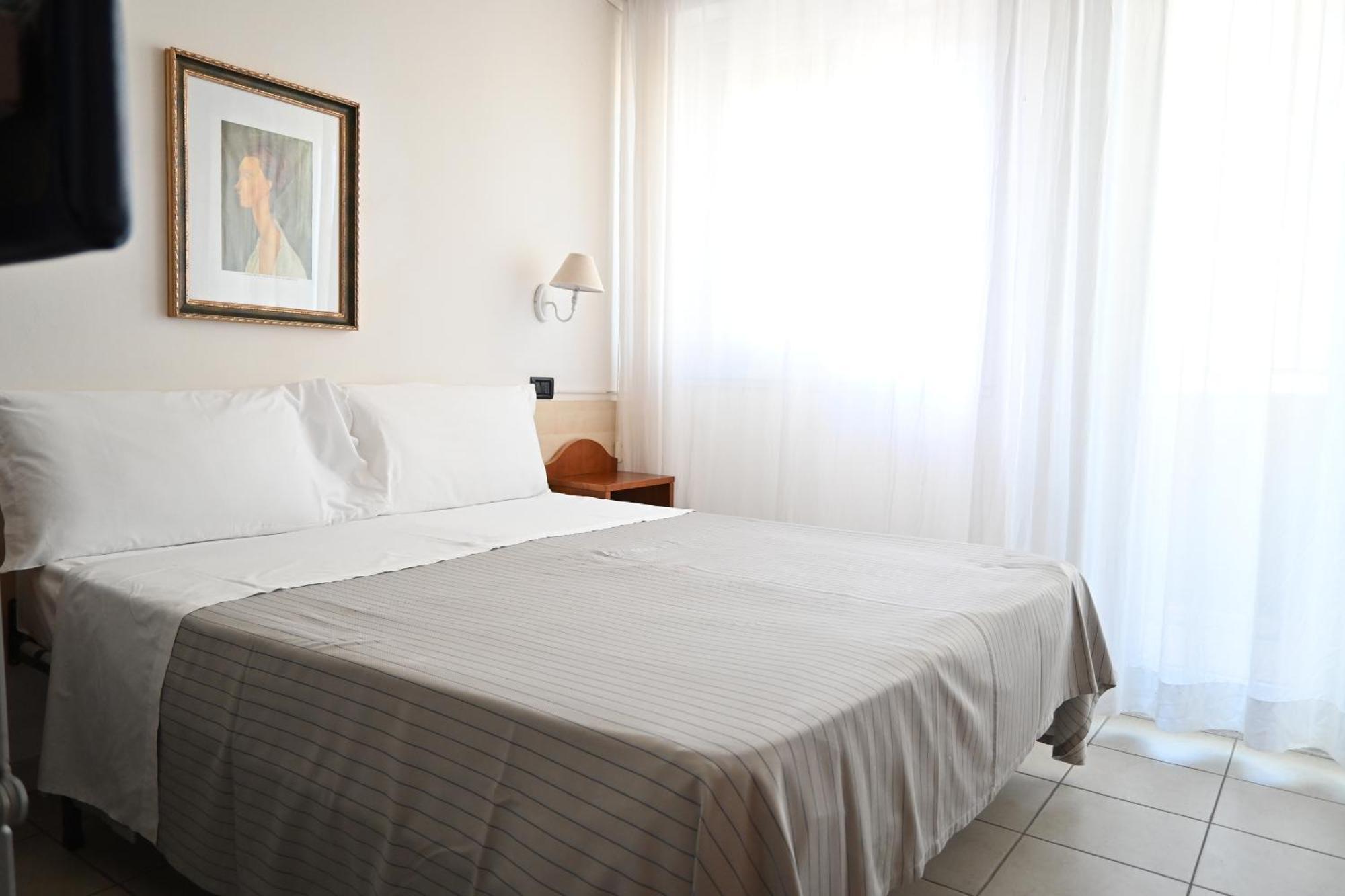 Hotel B&B Montecarlo Milano Marittima Camera foto